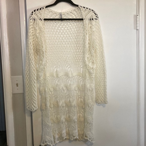 Off-white crochet coverup - Picture 1 of 3